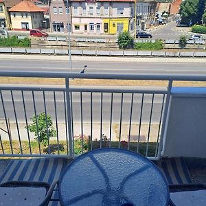 Enjoy Traveling Apartment Tuzla Exterior photo