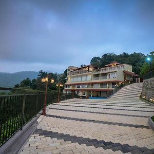 Misty Queen By Dimora Hotels Kakkadampoyil Exterior photo