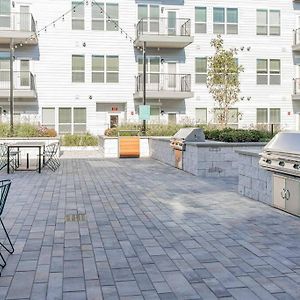 Downtown Luxury Oasis: King Bed, Gym, Parking Apartment Chelsea Exterior photo