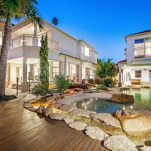 Extravagant Waterfront Home! Gold Coast Exterior photo