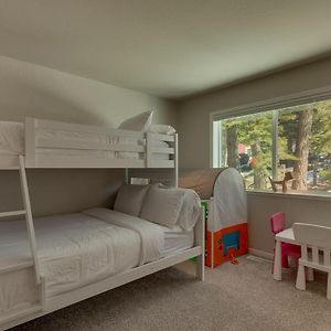 Moon Dune Chalet, Remodeled 3 Bedroom Cabin Plus Loft, Walk To Dining Tahoe Vista Exterior photo