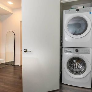 Self Check-In-Washer-Dryer-4Ksmart Tv-King Bed-Gym Tacoma Exterior photo