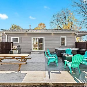 New! Warm & Cozy 3Br W/ Hot Tub, Firepit & Bbq! Apartment Mount Clemens Exterior photo