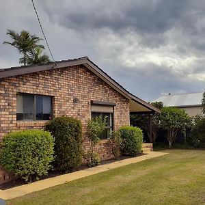 Quiet Property By The River Kempsey Exterior photo