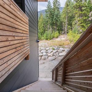 Wedge Hideaway By Outpost Whistler Apartment Exterior photo