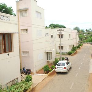 Aditya Holiday Homes Kumbakonam Exterior photo