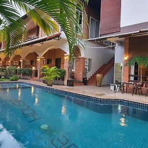 Only One Boutique Restaurant Cafe Hotel Siem Reap Exterior photo