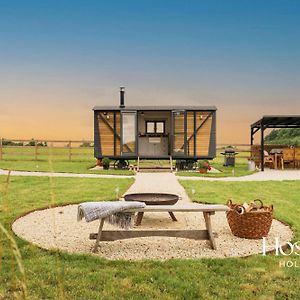 One Of A Kind Shepherds Hut With Incredible Views Thame Exterior photo