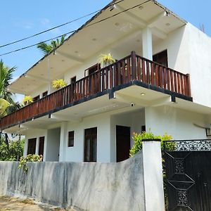 Sea Bay Inn Tangalle Exterior photo