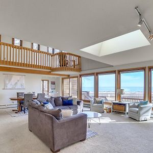 Lake Michigan Home With Private Beach And Deck! Menominee Exterior photo