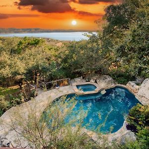 Dawson By Avantstay Serene Austin Home Set Amongst Nature W Pool Hot Tub Close To Lake Travis Exterior photo