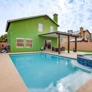 Las Vegas Home With Pool And Hot Tub Near Strip! Exterior photo