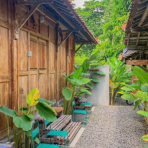 Yukke Tembi Homestay Yogyakarta Exterior photo