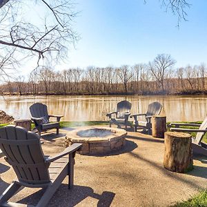 Riverfront Zanesville Getaway With Private Bar! Dresden Exterior photo