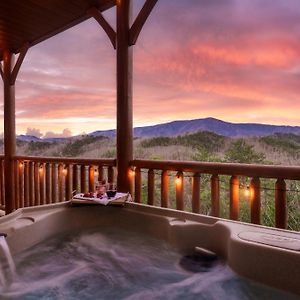 Million Dollar View, Hot Tub, 2 Master King Ensuite, Game Room Sevierville Exterior photo