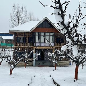 Hideaway Cottages "Home In Kashmir" Gulmarg Exterior photo