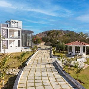 Stayvista'S Avadh Vatika - Mountain-View Villa With Outdoor Pool, Lawn Featuring A Gazebo & Bar Jaipur Exterior photo