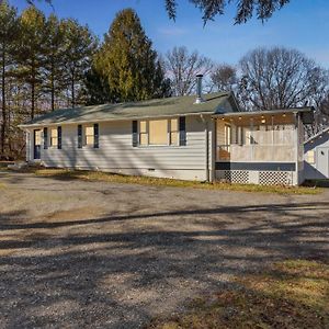 Valley Vista-Mins To Skylinedrive-Hot Tub-King, Queen Beds Front Royal Exterior photo