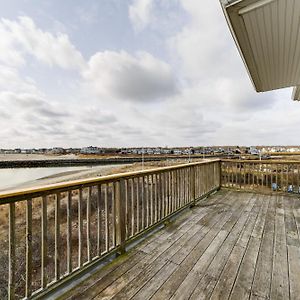 Marshfield Home With 4 Decks And Private Beach Access! Exterior photo