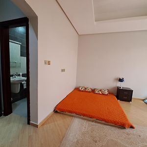 Modest Master Bedrom In A Duplex Apartment Muscat Exterior photo