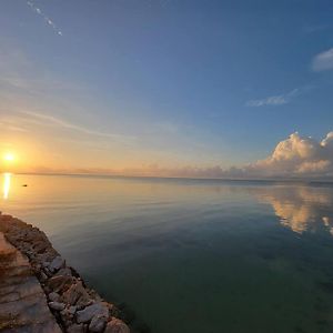 Tranquil Waterfront Escape Villa Orange Walk Town Exterior photo