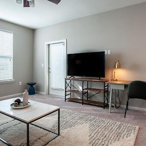 Landing - Modern Apartment With Amazing Amenities Huntsville Exterior photo