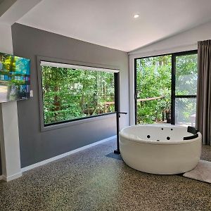 Couples Retreat Spa & Massage Cabin Cairns Gordonvale Exterior photo