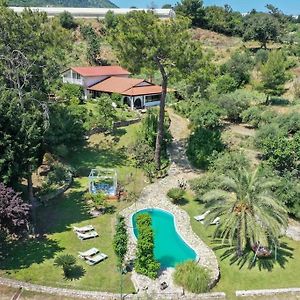 4 Bd Luxurious Villa With Swimming Pool Salakos Exterior photo