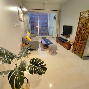 Elegant 2Bhk Pool Front 10 Mins From Dabolim Airport By Zennova Stays Exterior photo