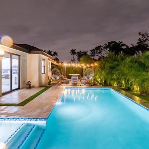 Tropical Villa Wjacuzzi Big Terrace & Billiards Miami Exterior photo