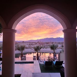 Family-Friendly Riverfront Mansion Pool And Spa In A Calm Cove Of The Colorado River Bullhead City Exterior photo