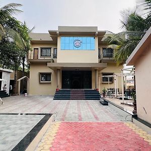 Hotel Ekant Family Restaurant And Lodging Daulatabad Exterior photo