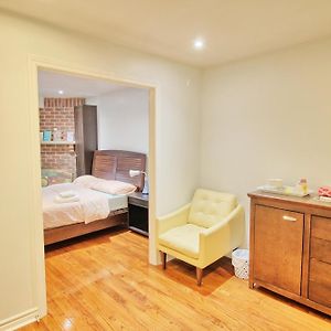 Beautiful Room With Private Powder Room Vaughan Exterior photo