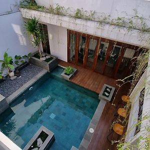 Namdur Villa Sariwangi - Tropical Villa In Bandung With Private Pool Exterior photo
