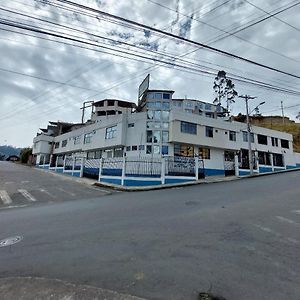 Hostal Y Complejo Turistico La Rueda Guaranda Exterior photo