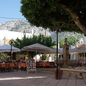 Irene'S Apartment In Salakos Exterior photo