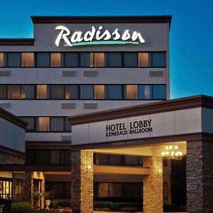 Radisson Hotel Freehold Exterior photo