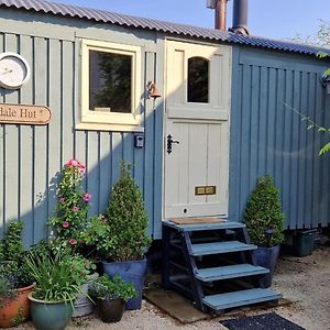 Elmdale Hut - Shepherds Hut Yatton Exterior photo