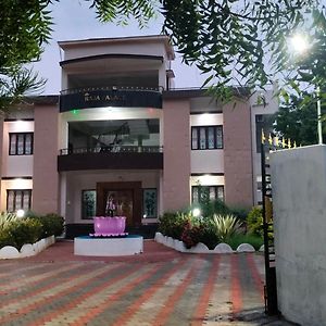 Raja Palace Resort & Mini Hotel Kuttalam  Exterior photo