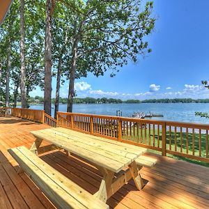 Paddle Out By Avantstay Remodeled Ranch Home Sherrills Ford Exterior photo