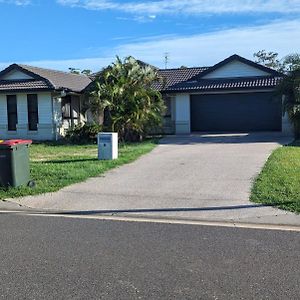 Spacious Entire 4Bedroom House In Gladstone 1 To 8 People Can Stay Exterior photo