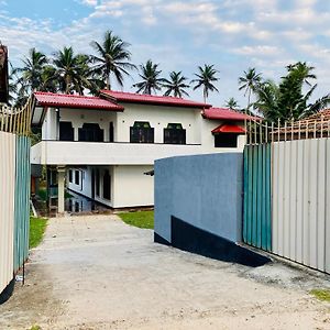 Villa Pearl Beach Hikkaduwa Exterior photo