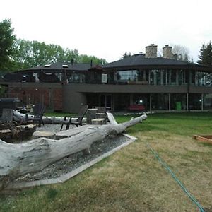 Roundhouse Grotto Bed & Breakfast Calgary Exterior photo
