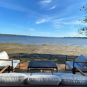 Modern Lake Champlain Villa With Spa Venise-en-Quebec Exterior photo