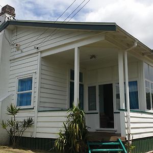 Green Getaway- Unique, 4 Bedroom Bungalow Papakura Auckland Exterior photo