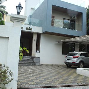 Varunika Villa Silvassa Exterior photo