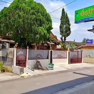Penginapan Prambanan Trisan Hostel Randugunting Exterior photo