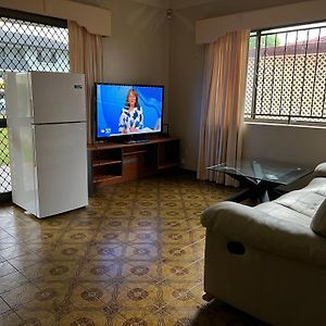 Aspley Large Room & Share Bathroom With Other Guests Brisbane Exterior photo