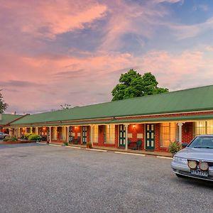 Elms Motor Inn Tumut Exterior photo