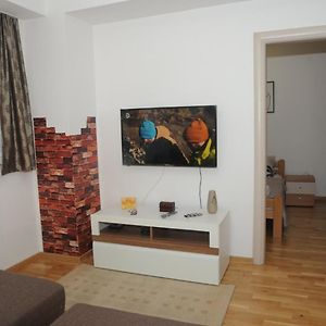 King-Size Bed, Free Parking, Kitchenette, Wifi Apartments Skopje Exterior photo